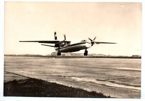 Ak Turboprop AN 24 Interflug Flugzeug 1968 DDR Echtfoto