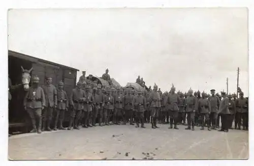 Foto Ak Soldaten Eisenbahn Bahnhof 1 Landwehr Infanterie Batallion Mosbach 1916