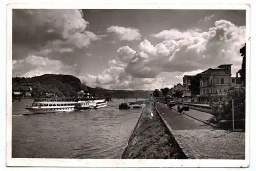 Echtfoto Ak Remagen am Rhein Rheinpromenade Dampfer Barbarossa 1953