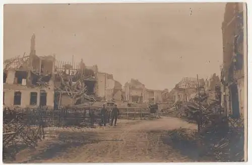 Foto Ak zerstörtes La Bassee Straße nach Salomé 1917 IWW France ! (F150