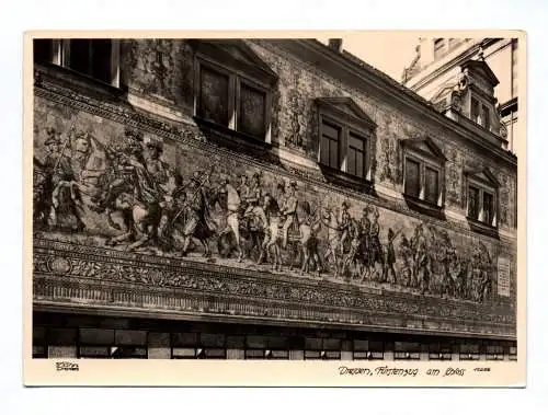 Ak Dresden Fürstenzug am Schloss