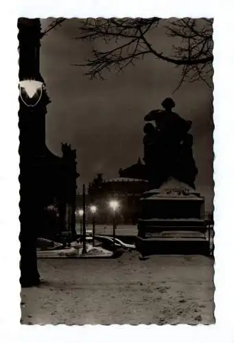 Ak Dresden 1964 Statue bei Nacht im Winter