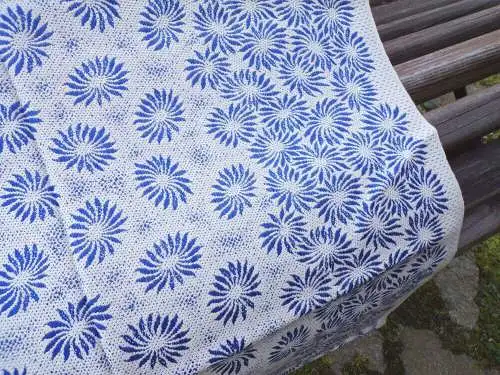 Alte Tischdecke Blau Weiss 124 x 128 Blumen Konsum true Vintage 