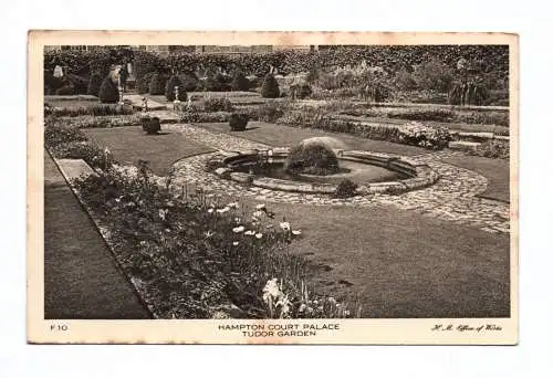 Ak Hampton Court Palace Tudor Garden