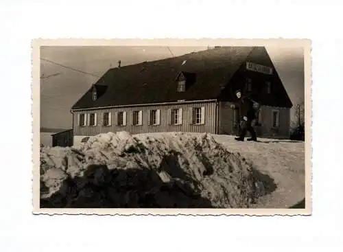 Ak Gaststätte Grenzsteinhof Altenberg im Erzgebirge 1959 im Winter