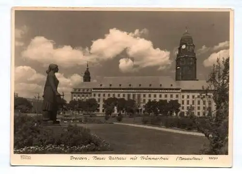 Ak Dresden Neues Rathaus mit Trümmerfrau Neuaufbau
