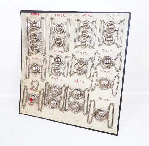 Muster Platte Gürtelschnallen Auslage Metallschnalle Damen Mode um 1910 vintage