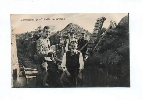 Foto Ak Sonntagmorgen Toilette im Graben Weltkrieg 1914/17 Feldpostkarte