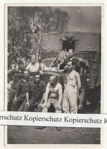 Foto Gruppe Soldaten LKW Netz Blitz ? Hunde Orel Alexandrowka Orjol 1943  !