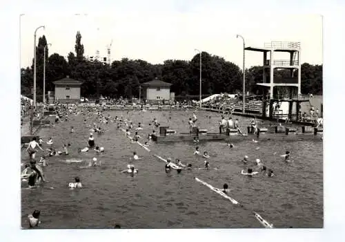 Ak Dresden Arnhold Bad 1962 Menschen beim Baden