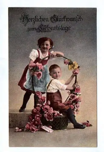 Ak Herzlichen Glückwunsch zum Geburtstage Junge und Mädchen mit Blumenkranz