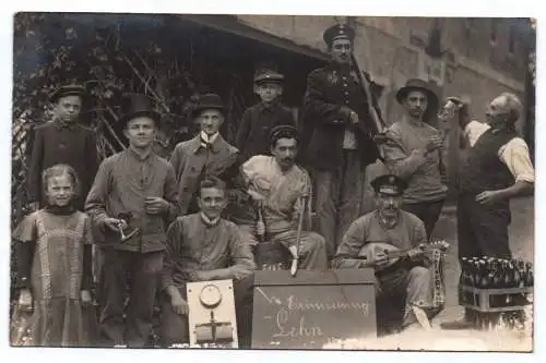 Foto Ak Lehn Hochkirch Kreis Bautzen Gruppenfoto Bier Bierkasten