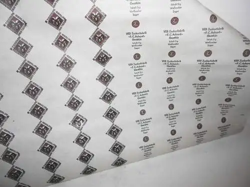 1 Rolle DDR Einpackpapier VEB Zuckerfabrik F.C.Achard Genthin Reklame Deko !