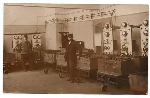 Foto Ak Bremen 1910 Schalttafel Akkumulatoren Technik Meßgeräte
