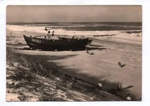 Foto Ak Winter an der Ostsee 1967 Boot ZID-005 auf am Strand