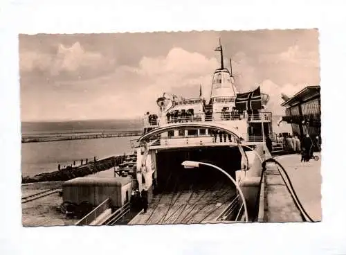 Foto Ak Fährschiff Saßnitz am Hafen Menschen 1962
