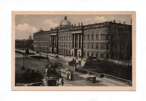 Ak Berlin Schloß Straßenbahn Menschen