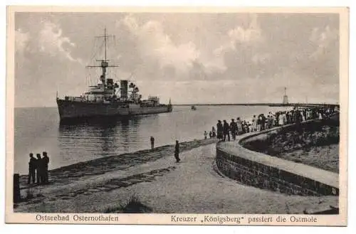 Ak Ostseebad Ostnothafen Swinemünde Kreuzer Königsberg passiert die Ostmole 