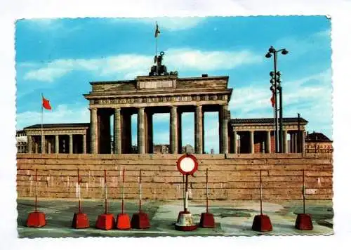 Foto Ak Berlin BLick auf das Brandenburger Tor 1967