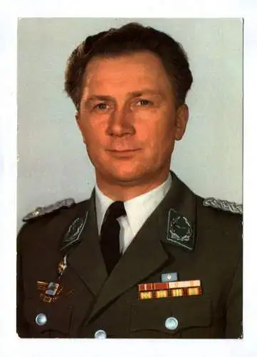 Ak Erster Fliegerkosmonaut der DDR Siegmund Jähn Oberstleutnant der Volksarmee