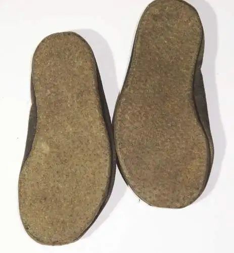 Vintage Kinder Turnschuhe große Puppen Schuhe Gymnastikschuhe Ballett DDR Älter