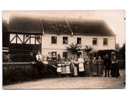 Foto Ak Liegnitz 1910 Schlesien Personen Wohnhaus Bahnpost Merzdorf