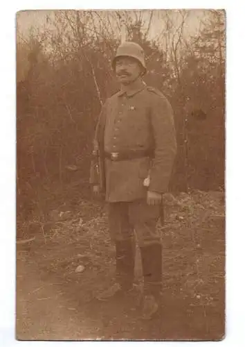 Foto Ak Sturmsoldat Stahlhelm FAR 409 Handgranate 1918