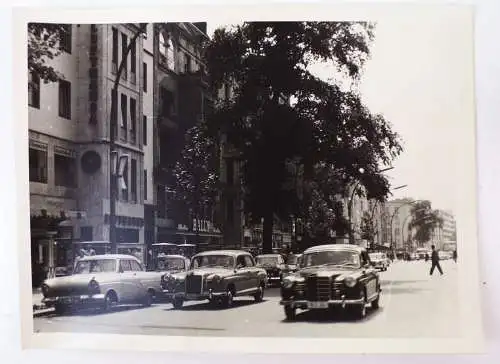 Fotografie Berlin West 50er 60er Jahre  Mercedes Lufthansa Bally Straße