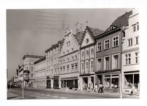 Foto Ak Greifswald Platz der Freundschaft 1981 Geschäfte Häuser