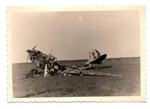 Foto abgeschossenes Flugzeug 2 Wk Trümmer Wrack