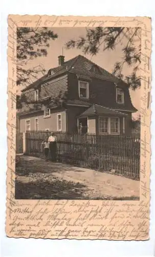 Foto Ak Aue Sachsen 1930 Wohnhaus Personen