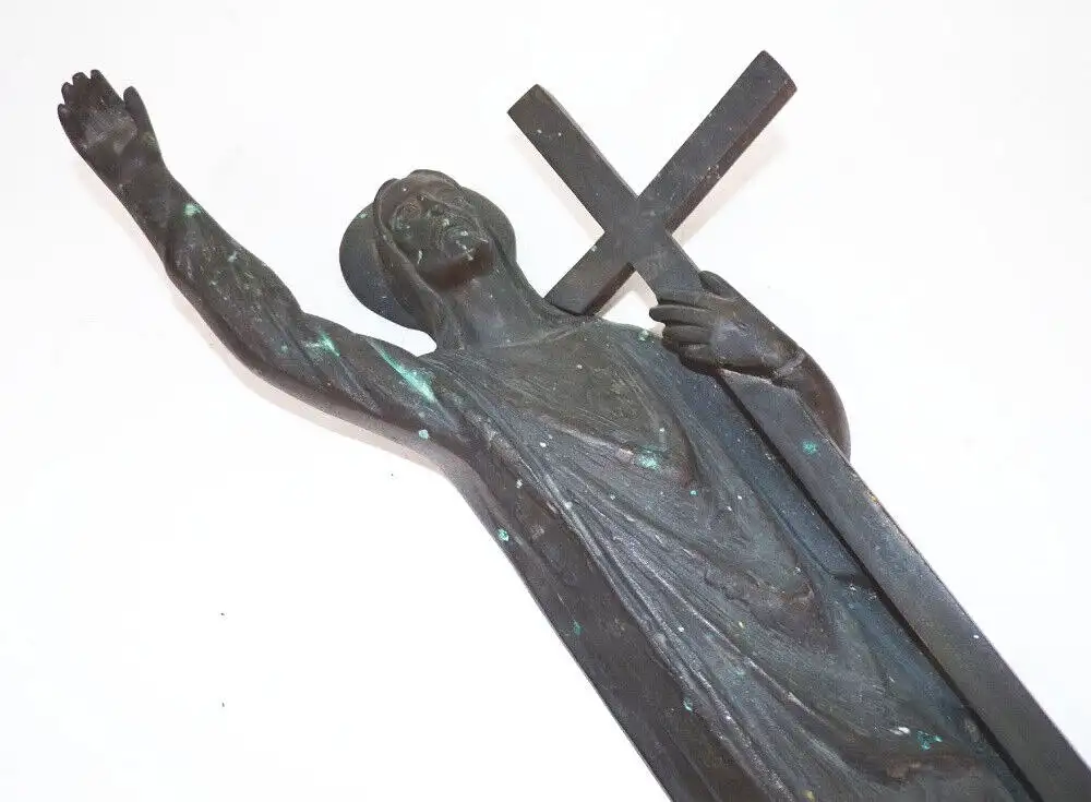 Alter Messing Jesus Wandrelief grüßend mit Kreuz Christentum  7