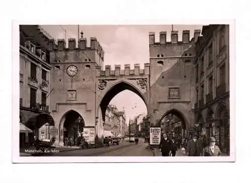 Foto Ak München Karlstor 1940 Menschen