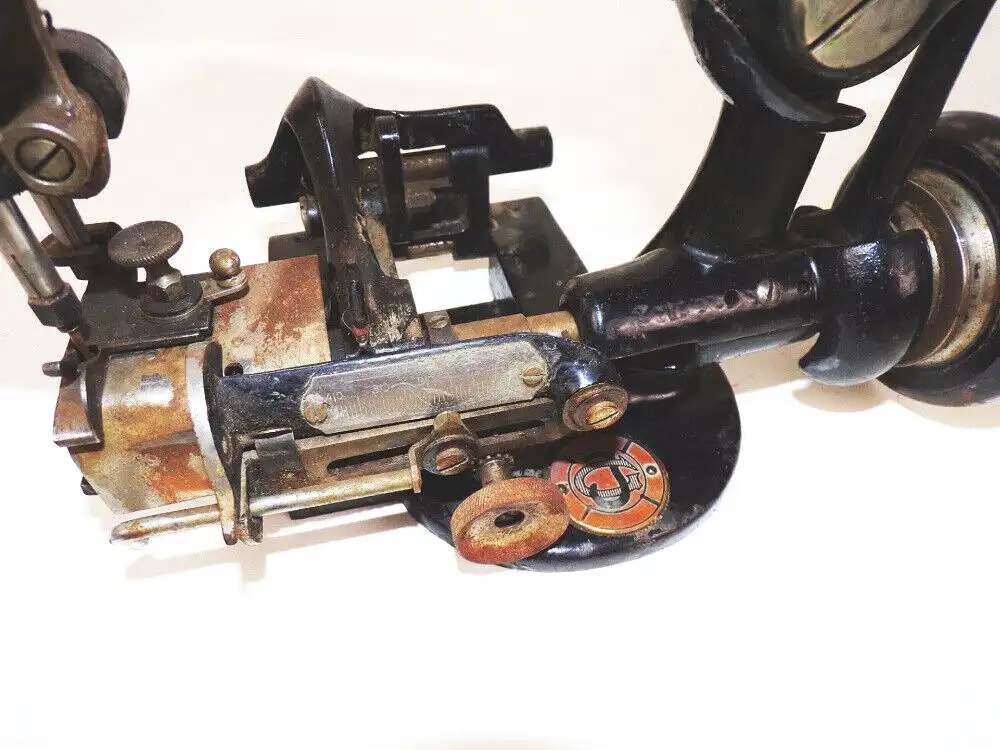 Alte Nähmaschine Hutnähmaschine Hutmacher GJ Werkzeug Antik 5