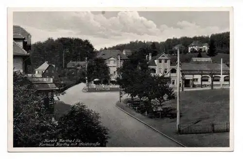 Ak Kurort Hartha Sachsen Kurhaus Hartha mit Waldstraße