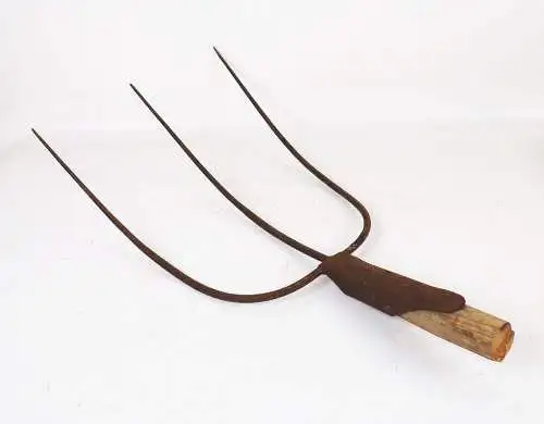 Alte Heugabel Dreizack Bauern Werkzeug Mistgabel 