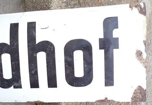 Altes Emailschild Ostfriedhof 