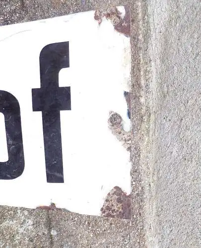 Altes Emailschild Ostfriedhof 