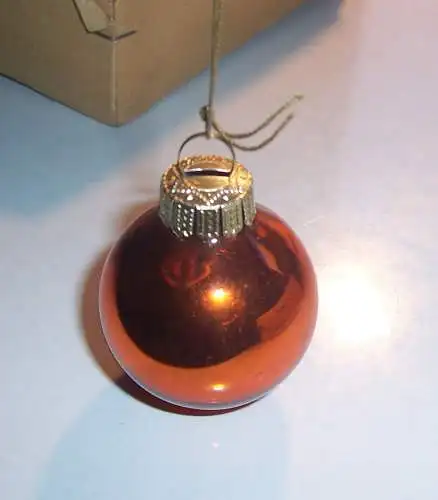 Schachtel alter Christbaumkugeln um 1950 ! (1)