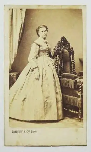 Fotografie Frau in Reifrock um 1860 1870 Danguy Paris CdV Foto 