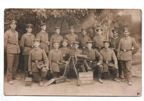 Foto Ak Soldaten mit MG 1 Wk Maschinengewehr