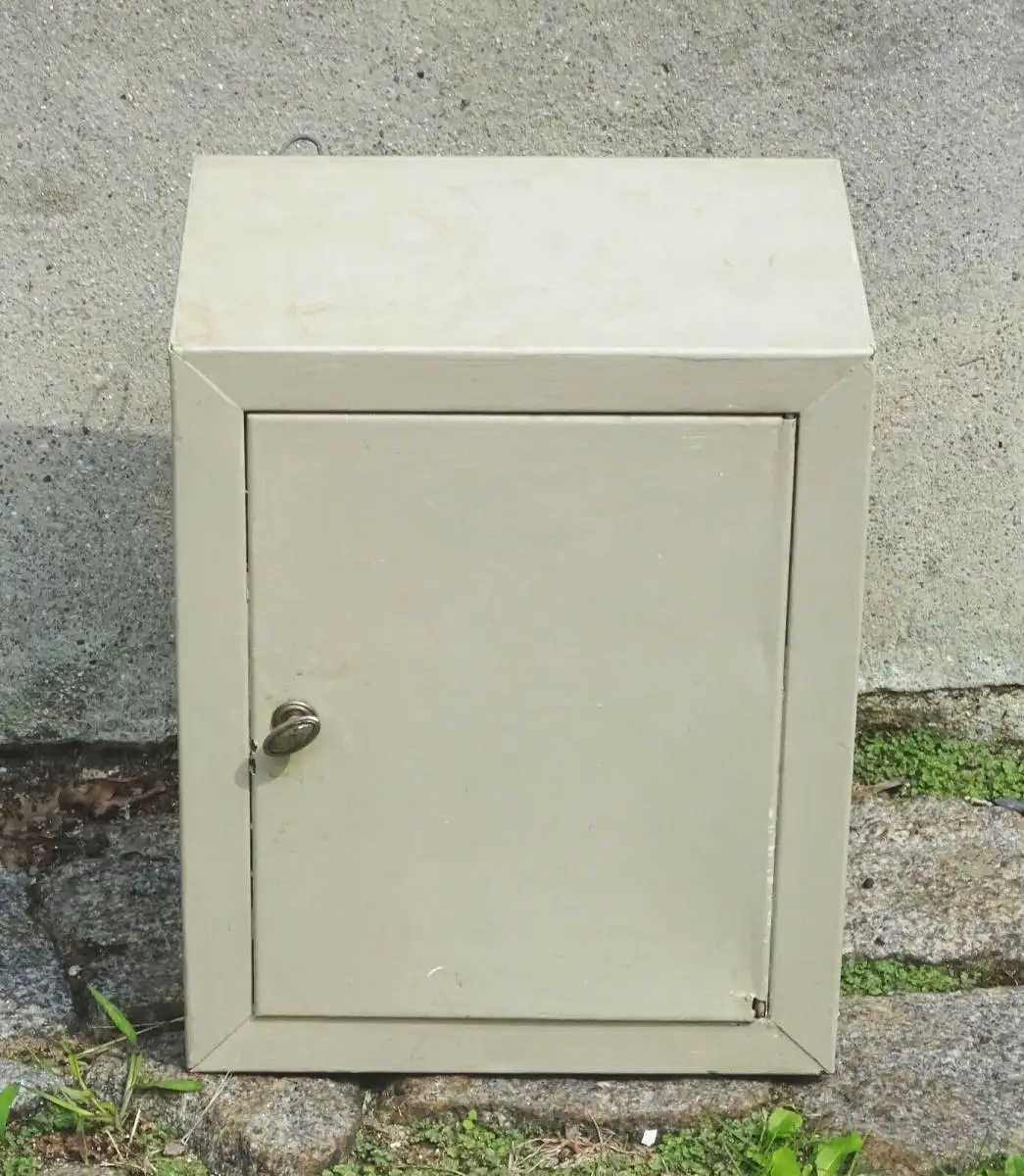 Vintage Blech Vorratsschrank kleiner Schrank Hängeschrank Werkstatt Loft Deko ! 0