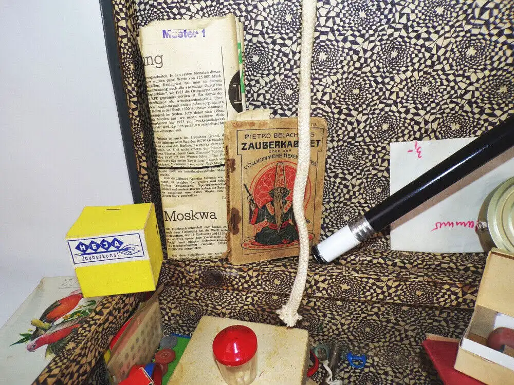 Koffer voll Zauber Utensilien Magie DDR Heja Zauberkunst 3