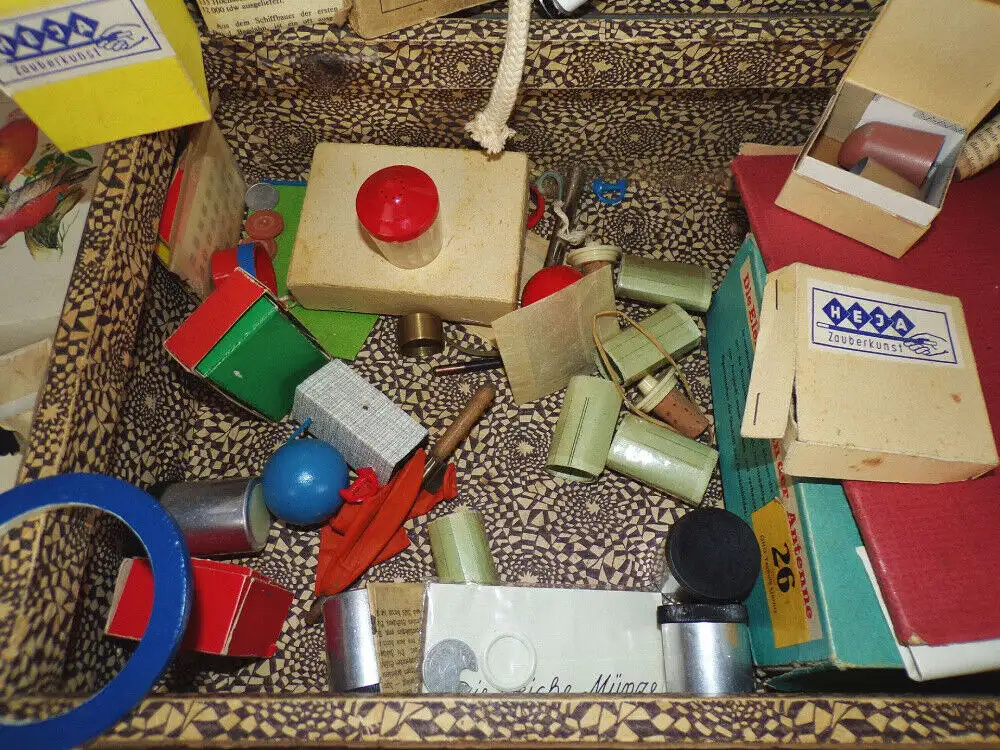 Koffer voll Zauber Utensilien Magie DDR Heja Zauberkunst 7