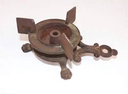 Alter Guss Brenner Stövchen Tatzen Eisenguss Deko 