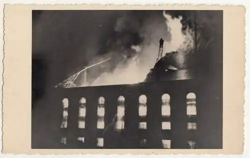 Foto Ak Kirchenbrand 1935 Seifhennersdorf Kirche in Flammen ! (A3304