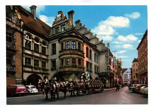 Foto Ak München Hofbräuhaus Kutsche mit Pferden Bierfässer