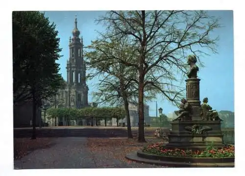 Foto Ak Dresden Brühlsche Terrasse mit Hofkirche