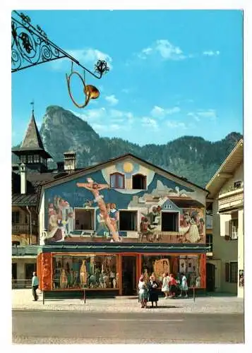 Foto Ak Passionsdorf Oberammergau Buntes Haus mit Kofel