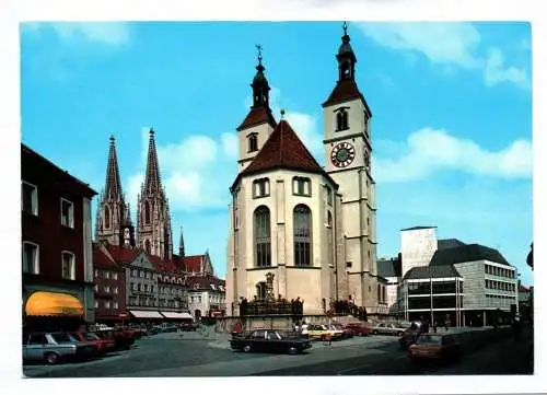 Foto Ak Regensburg Neupfarrplatz mit Neupfarrkirche und Blick zum Dom